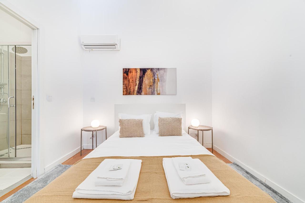 Fornos Deluxe Apartments ลิสบอน ภายนอก รูปภาพ